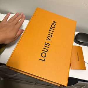 Louis vuitton Scarf gift box and bag